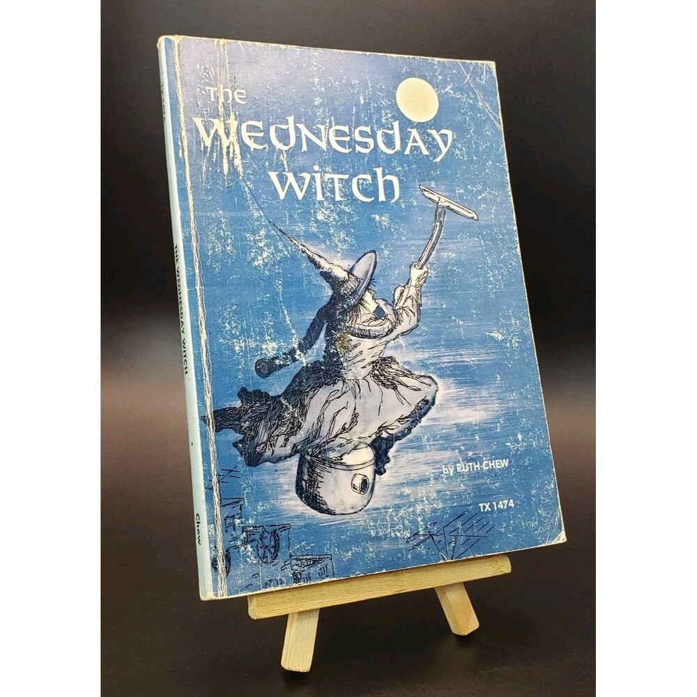 The Wednesday Witch 1969 Paperback 1st Edition Printing Ruth Chew Scholastic !!!